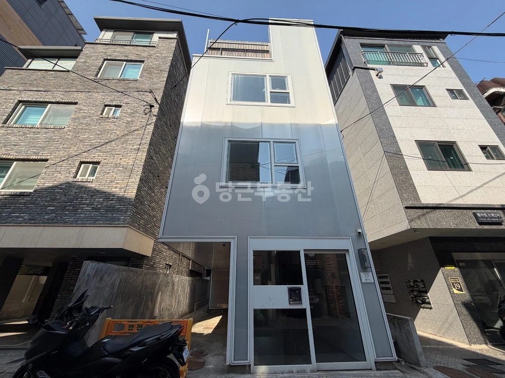 서울특별시 강남구 논현동 건물 사진 1