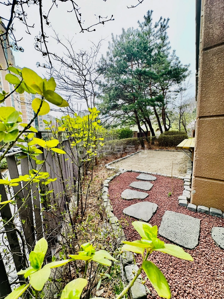 충청남도 천안시 동남구 용곡동 아파트 사진 1