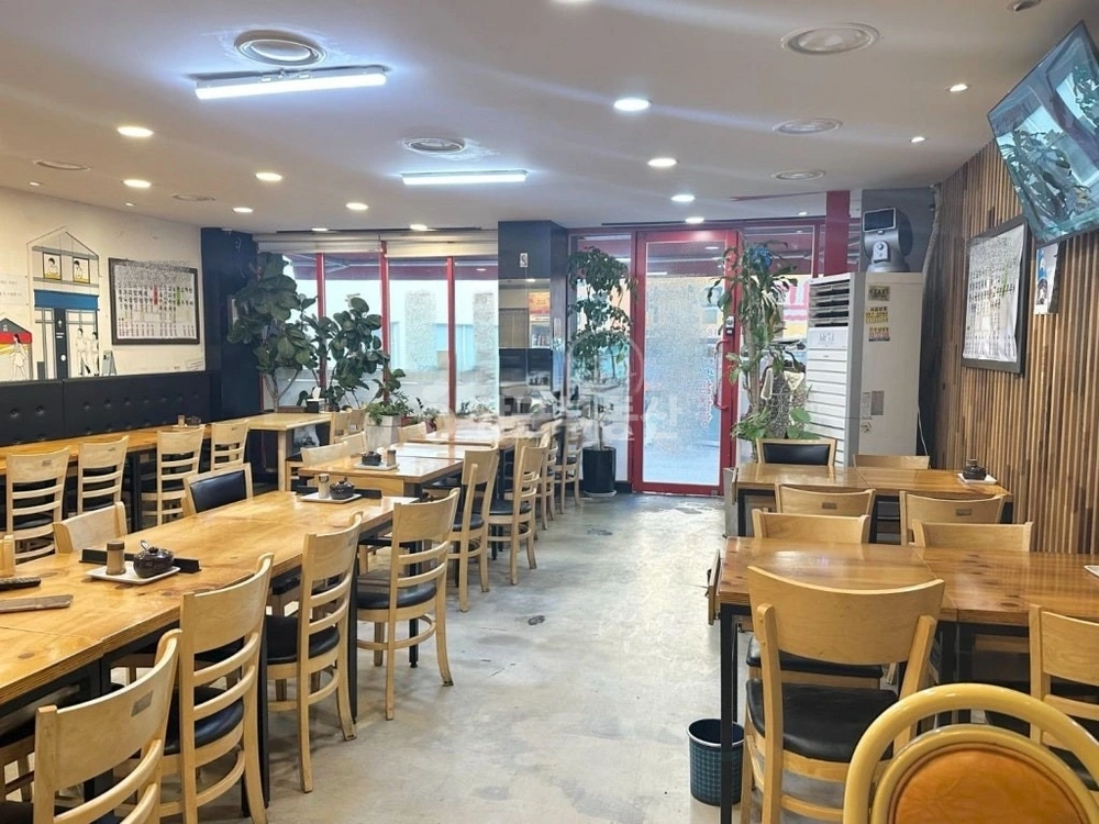 서울특별시 마포구 동교동 상가 사진 1
