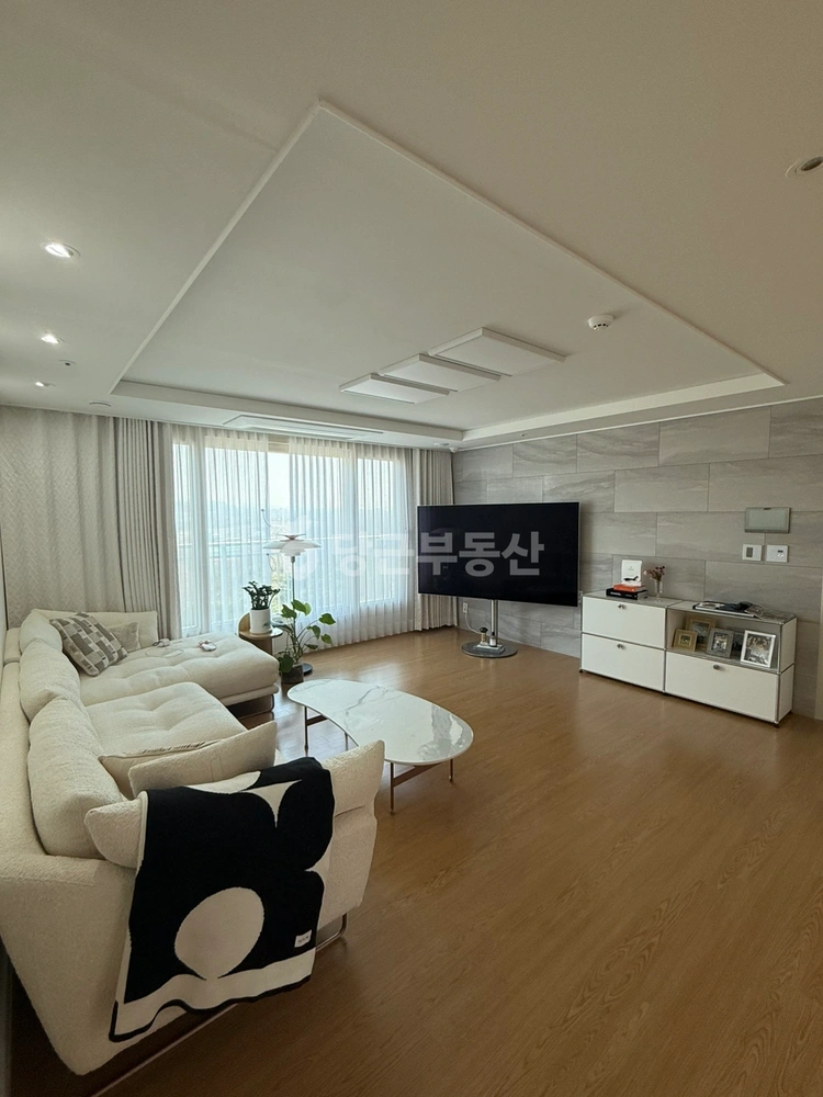 충청남도 천안시 동남구 신방동 아파트 사진 1