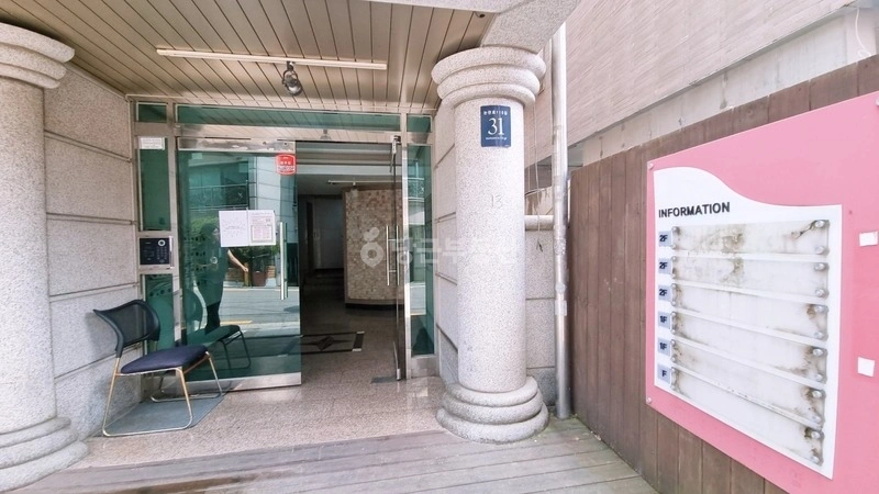 서울특별시 강남구 논현동 원룸 사진 1