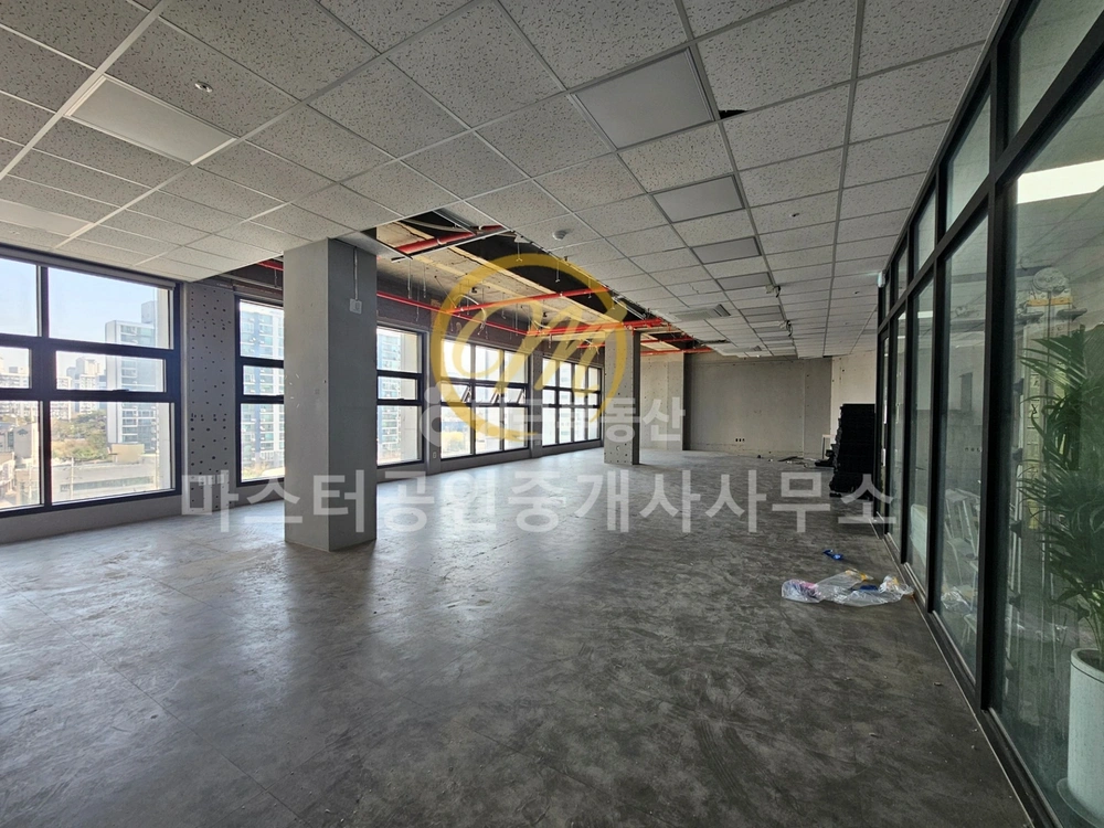 경기도 수원시 팔달구 인계동 상가 사진 1