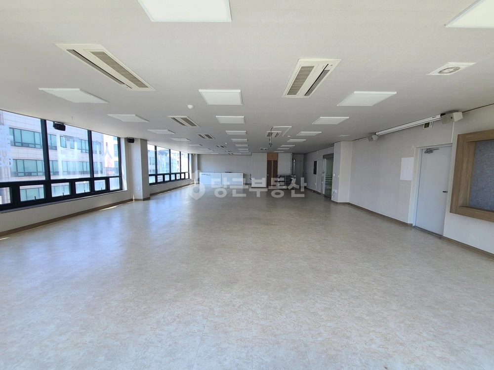 충청남도 천안시 서북구 백석동 상가 사진 1