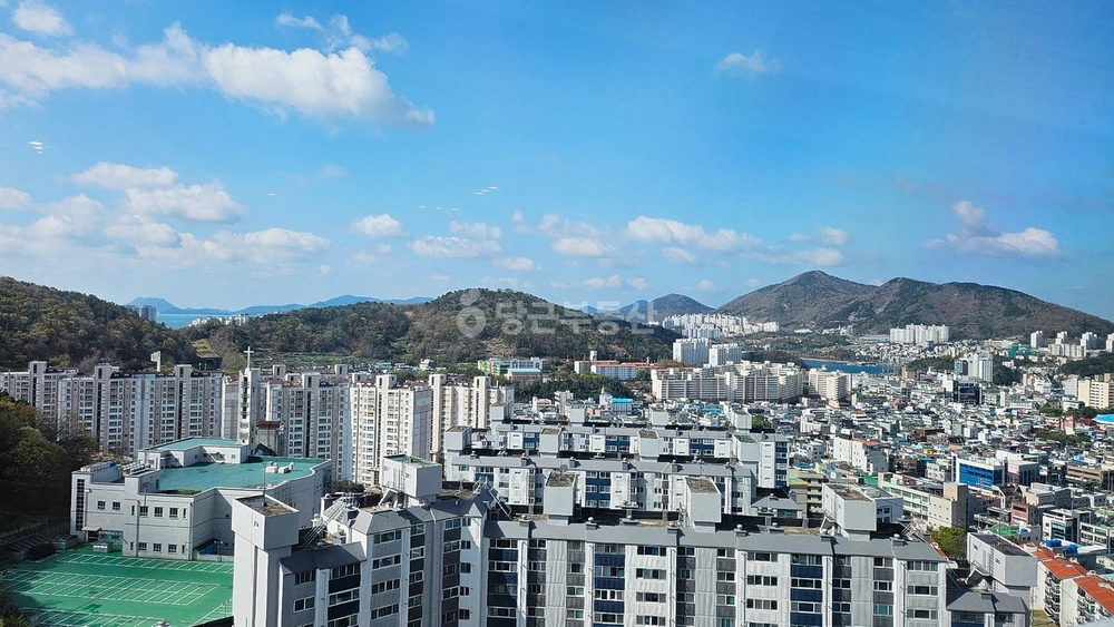 전남광주통합특별시 여수시 시전동 아파트 사진 1