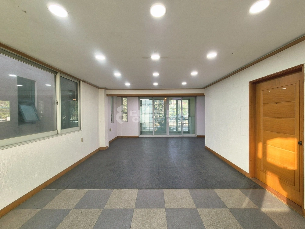 경상남도 창원시 성산구 용호동 상가 사진 1
