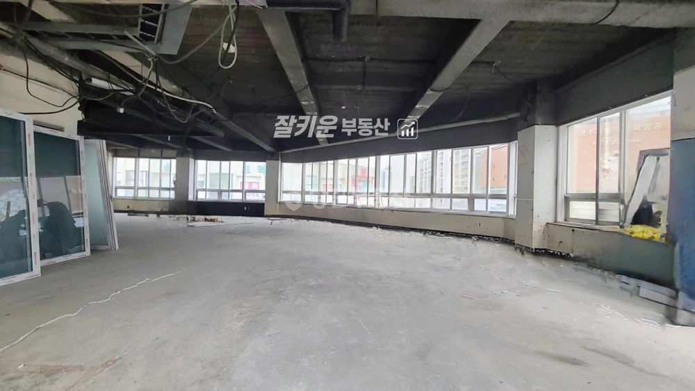 전남광주통합특별시 서구 치평동 상가 사진 1