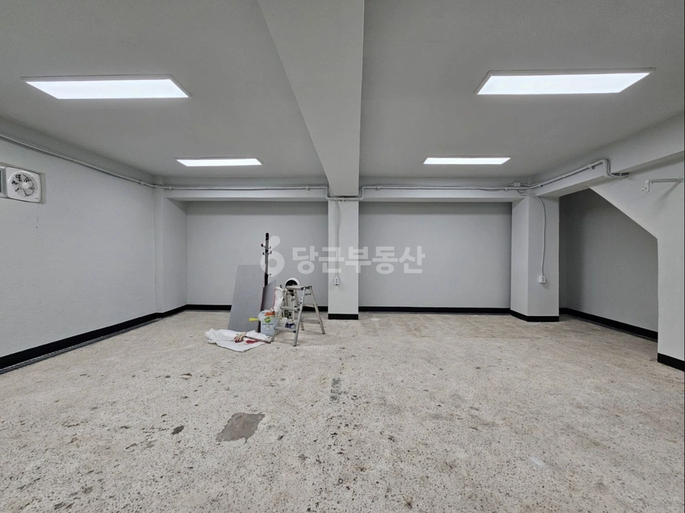 서울특별시 마포구 동교동 상가 사진 1