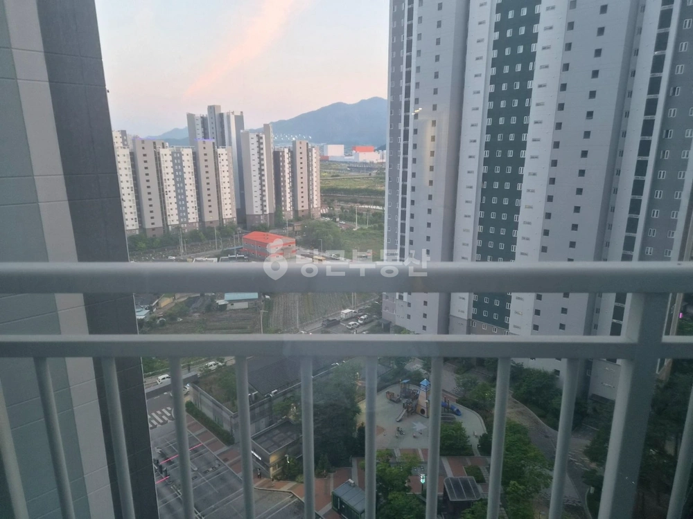경상남도 밀양시 내이동 아파트 사진 1