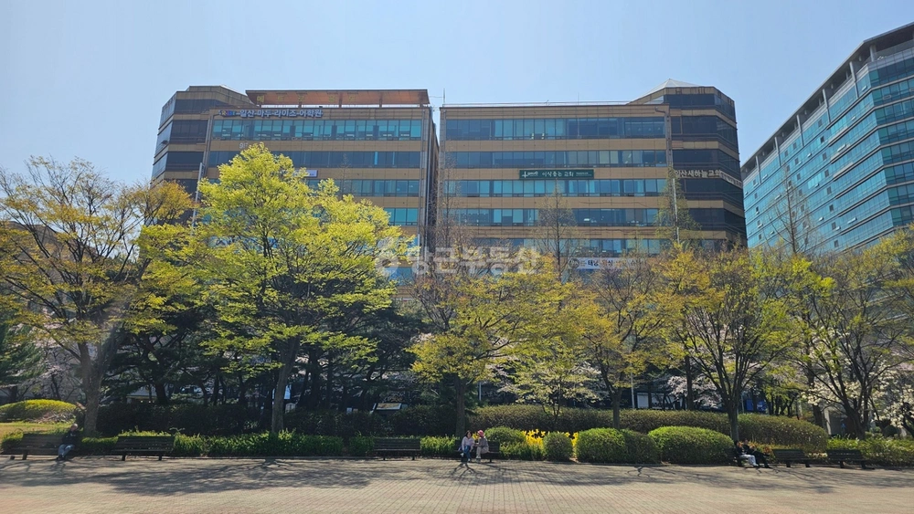 경기도 고양시 일산동구 장항동 사무실 사진 1