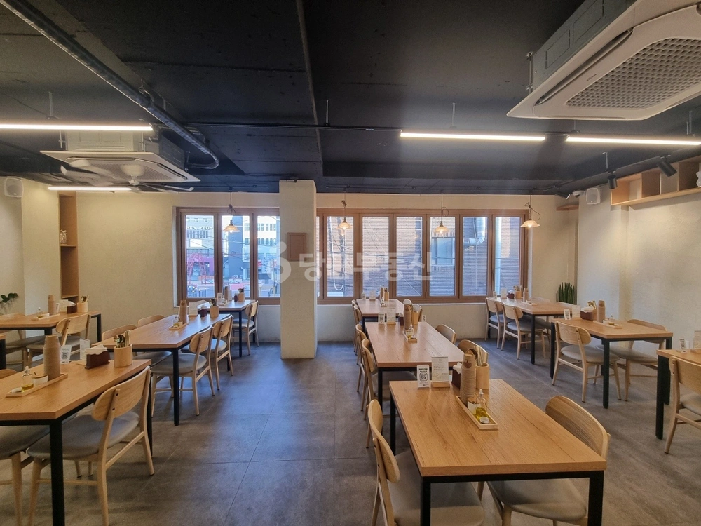 서울특별시 마포구 서교동 상가 사진 1