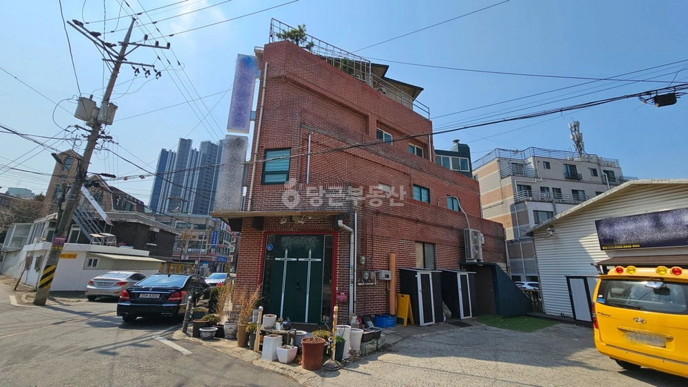경기도 고양시 덕양구 성사동 건물 사진 1
