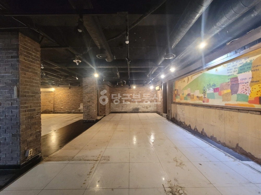 서울특별시 서대문구 창천동 상가 사진 1