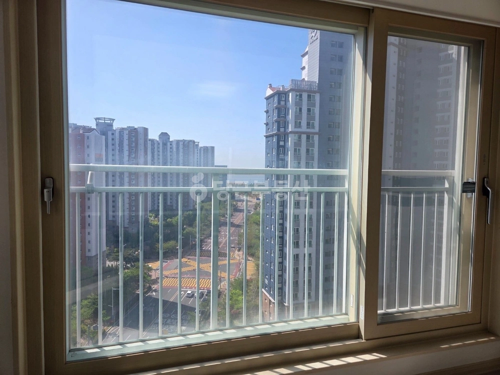 부산광역시 강서구 명지동 아파트 사진 1