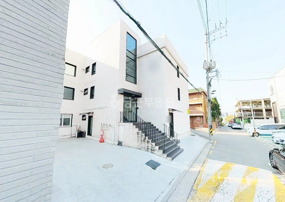 서울특별시 강남구 역삼동 건물 사진 1