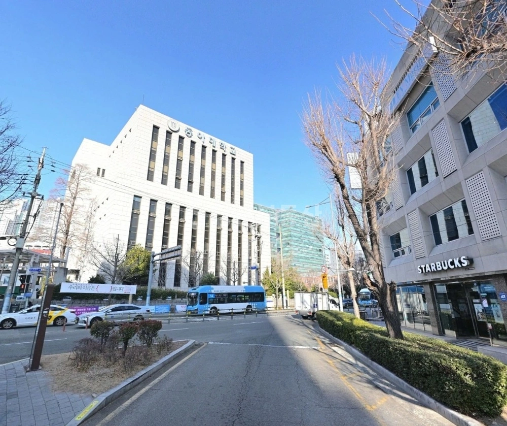 부산광역시 서구 부민동1가 건물 사진 1