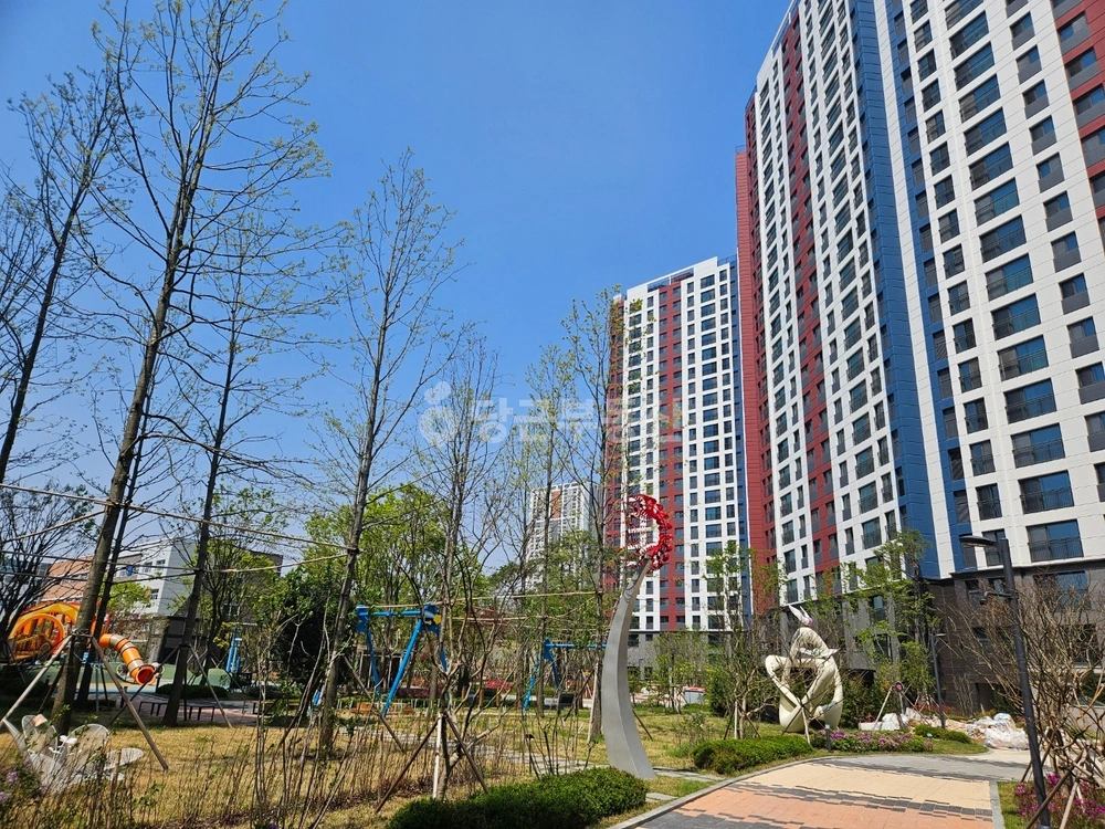 경기도 화성시 효행구 비봉면 아파트 사진 1