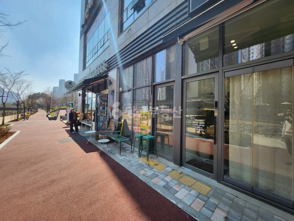 경기도 수원시 영통구 하동 상가 사진 1