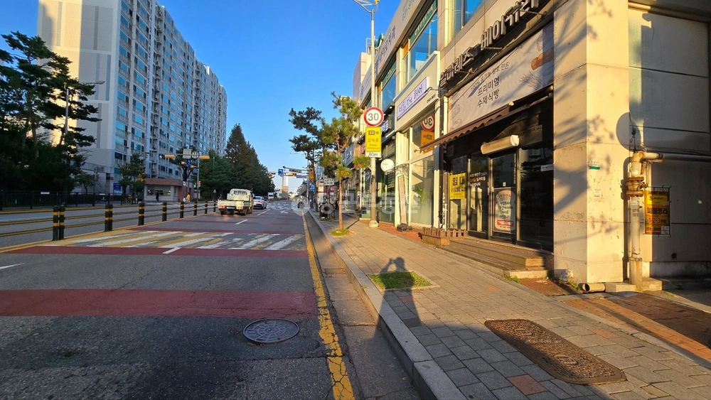 경기도 고양시 일산서구 대화동 상가 사진 1