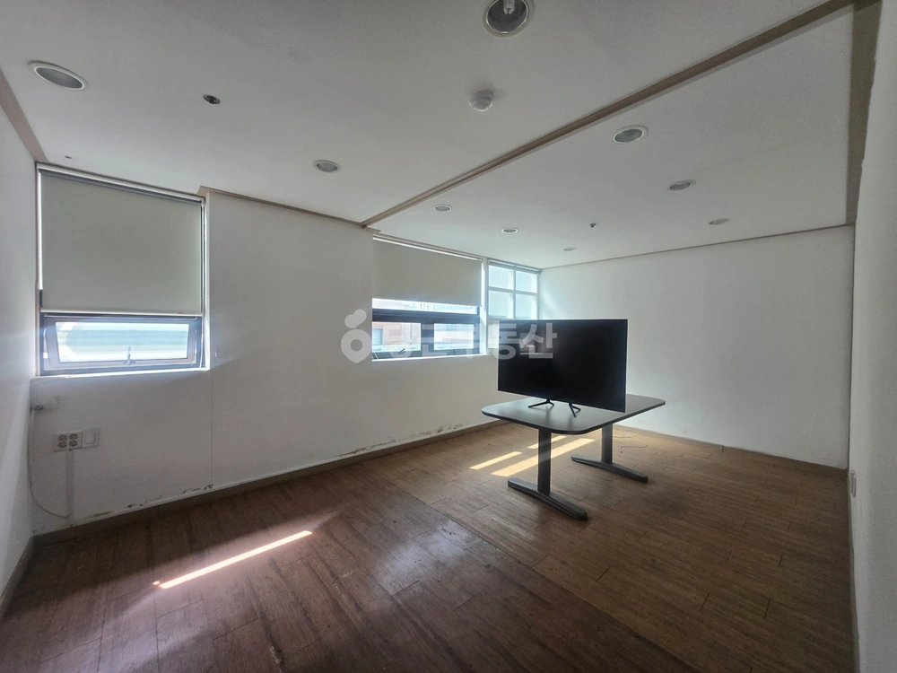 충청남도 천안시 동남구 신부동 상가 사진 1