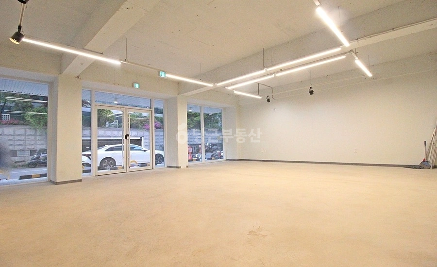 서울특별시 강남구 역삼동 상가 사진 1