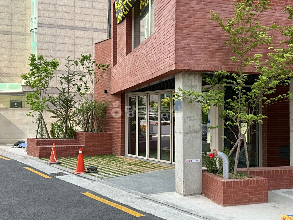 서울특별시 마포구 서교동 상가 사진 1