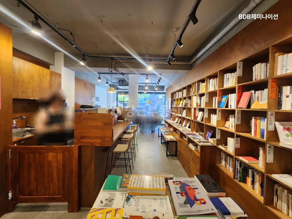 서울특별시 마포구 서교동 상가 사진 1