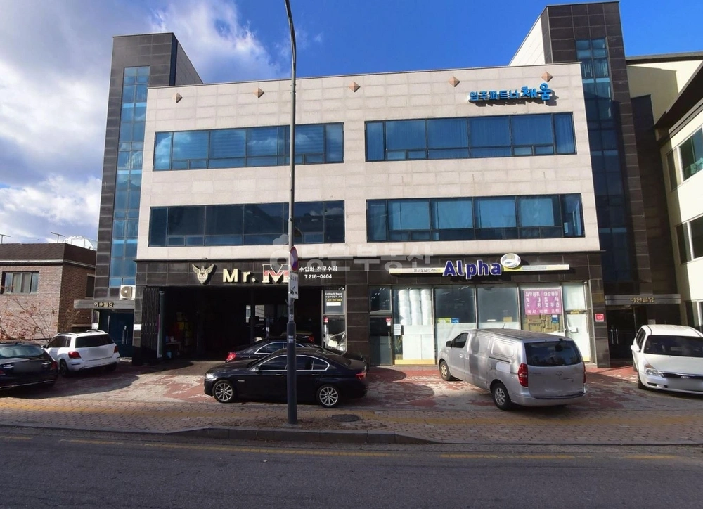 경기도 수원시 영통구 원천동 상가 사진 1