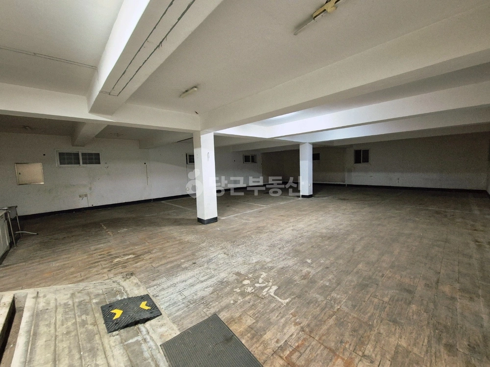 경상남도 창원시 성산구 중앙동 상가 사진 1