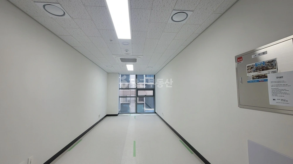 경기도 안양시 동안구 관양동 사무실 사진 1
