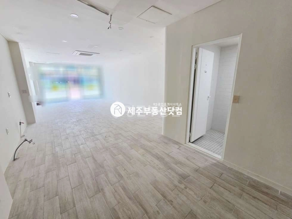 제주특별자치도 제주시 아라이동 상가 사진 1