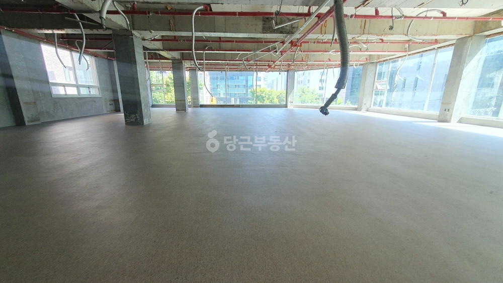 경기도 수원시 팔달구 인계동 상가 사진 1