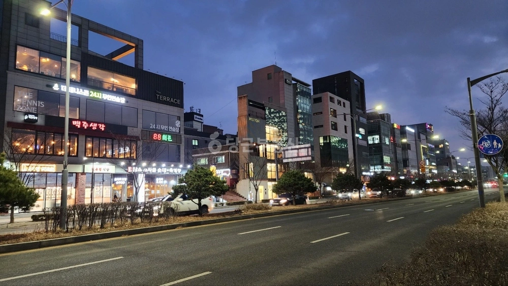 경기도 수원시 영통구 매탄동 상가 사진 1