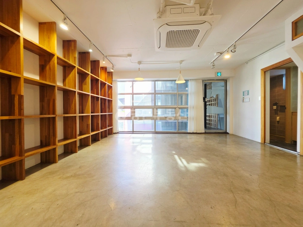 서울특별시 마포구 서교동 상가 사진 1
