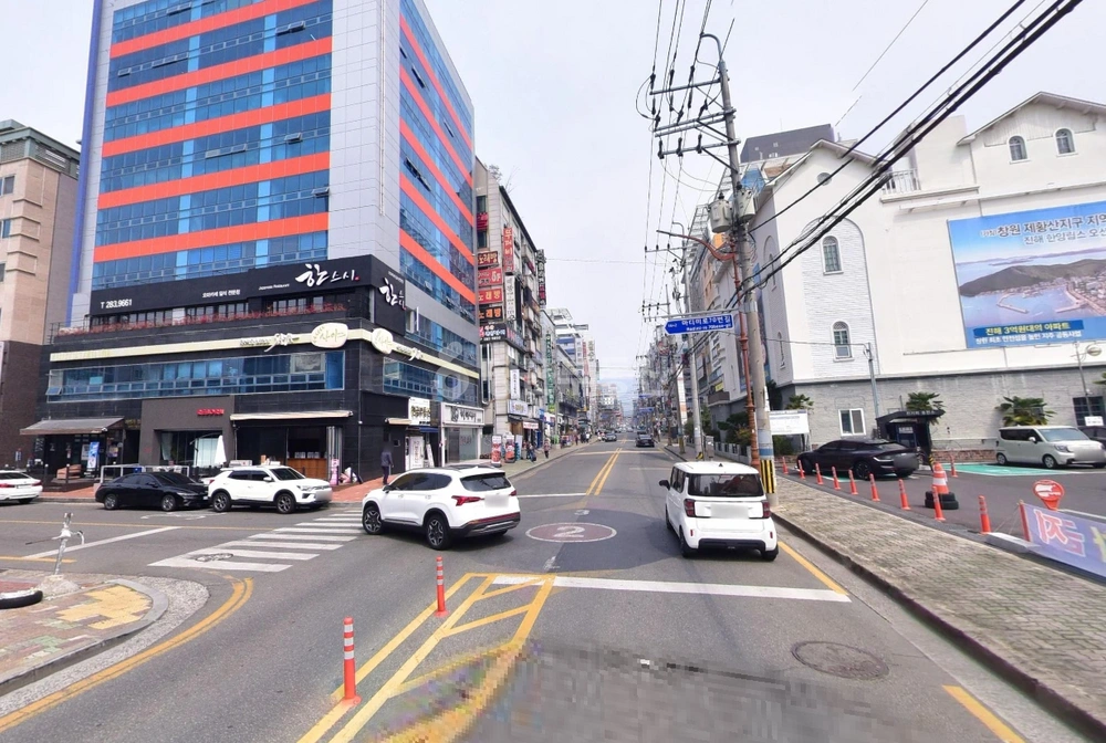 경상남도 창원시 성산구 상남동 상가 사진 1