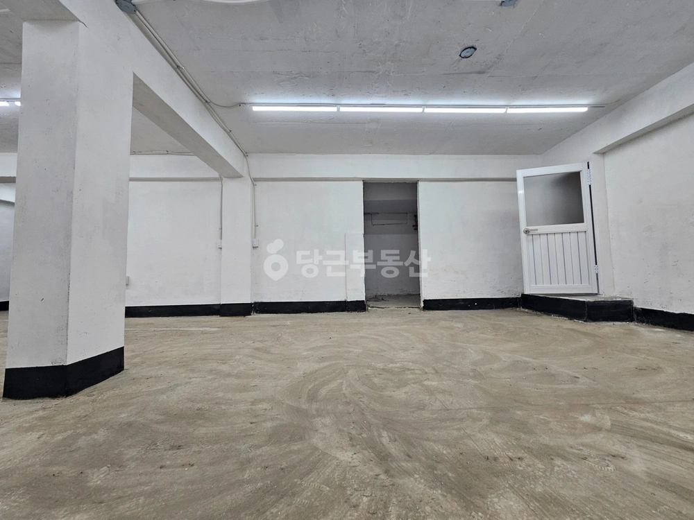 서울특별시 서대문구 창천동 상가 사진 1