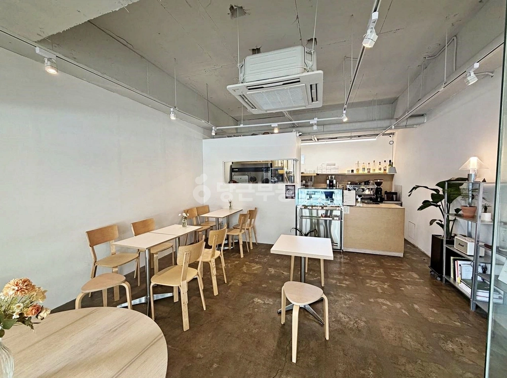 서울특별시 마포구 서교동 상가 사진 1