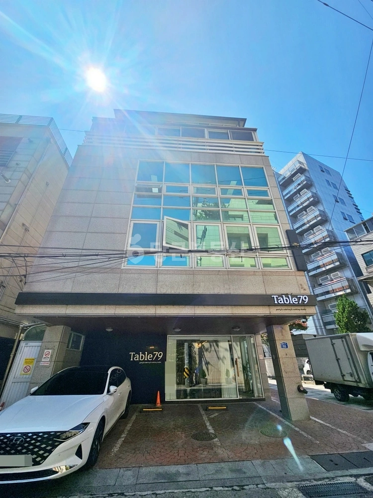 서울특별시 마포구 서교동 상가 사진 1