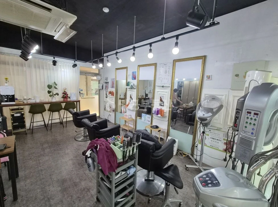 경기도 고양시 일산서구 탄현동 상가 사진 1