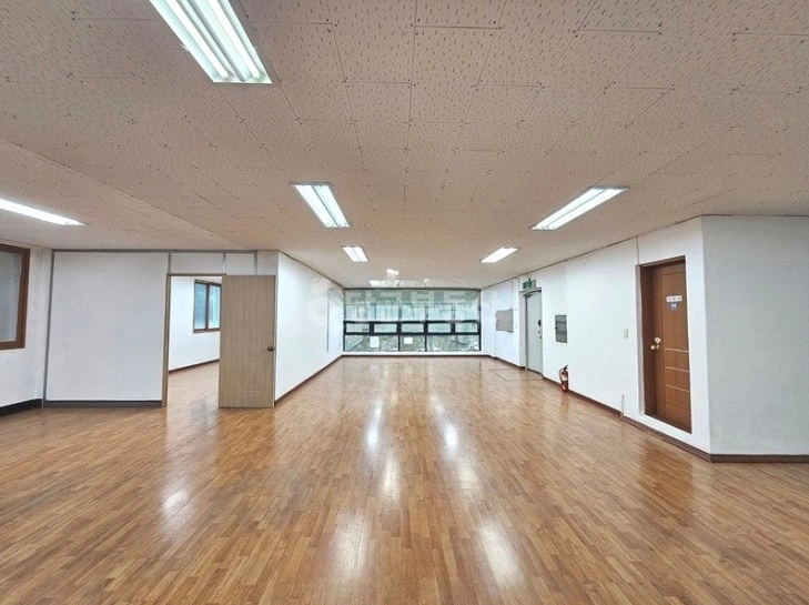 대전광역시 유성구 장대동 상가 사진 1