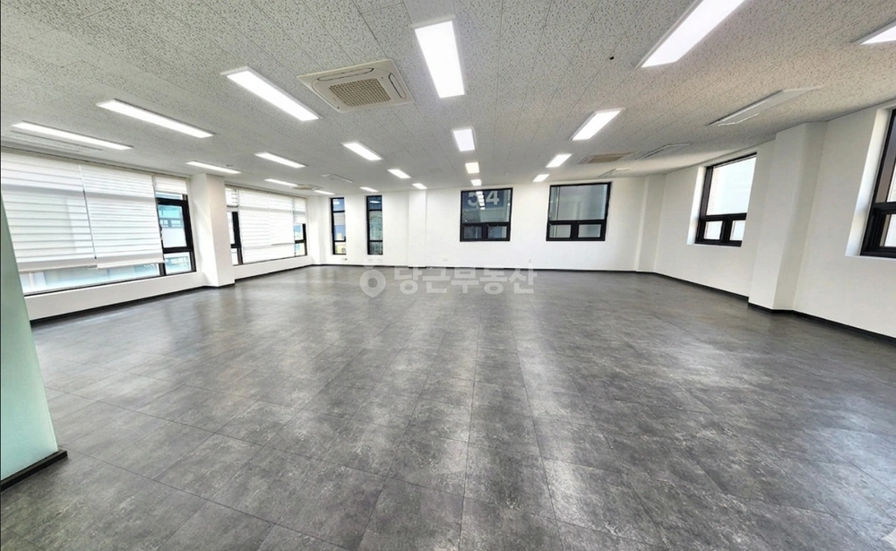 경기도 수원시 영통구 매탄동 상가 사진 1