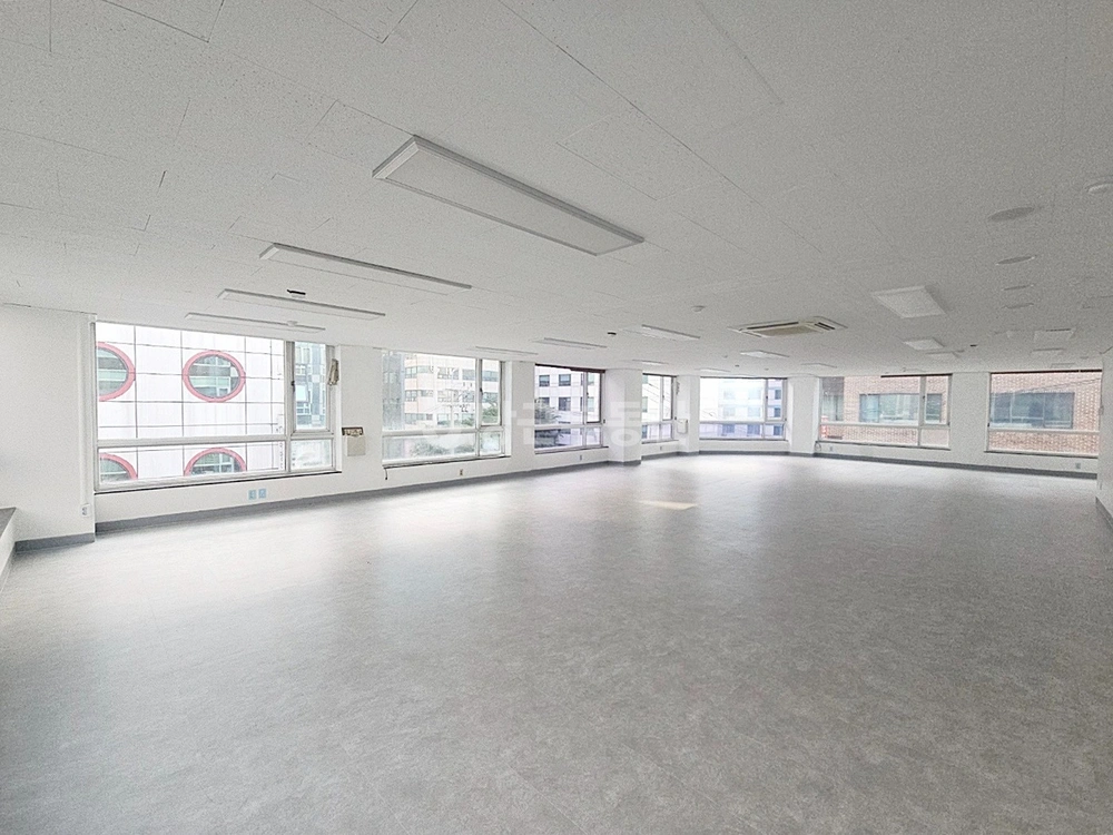 서울특별시 강남구 역삼동 상가 사진 1