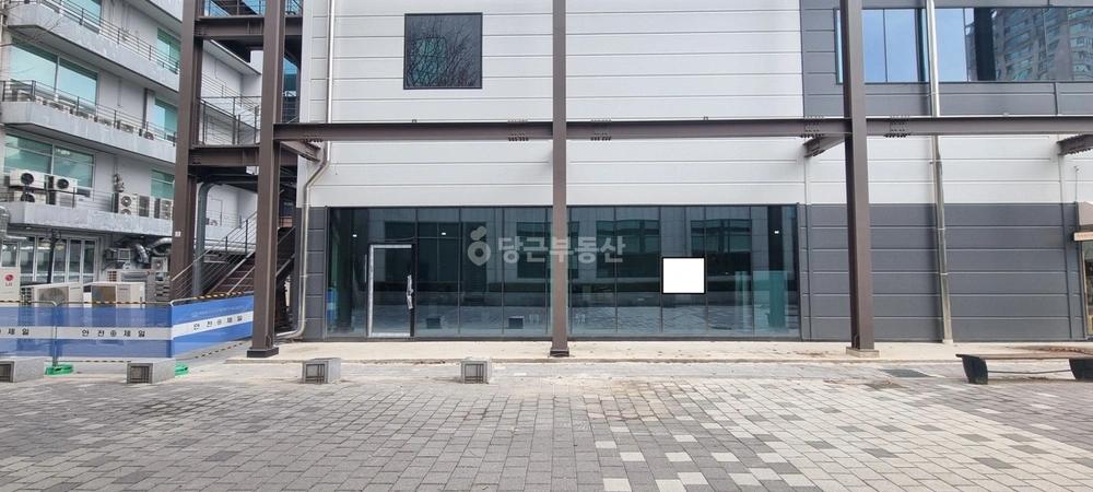 대전광역시 서구 만년동 상가 사진 1
