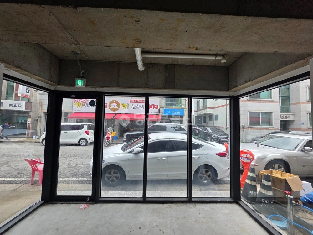 대전광역시 서구 월평동 상가 사진 1