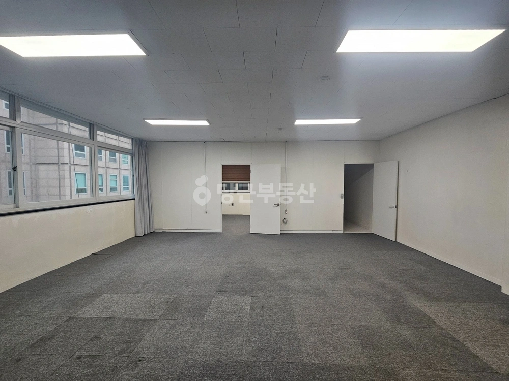 대전광역시 서구 둔산동 상가 사진 1