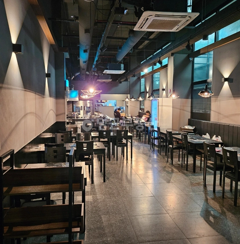 경기도 수원시 팔달구 인계동 상가 사진 1
