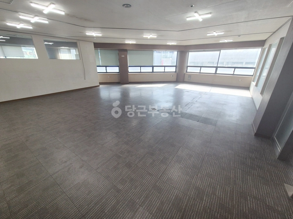 대전광역시 서구 둔산동 상가 사진 1