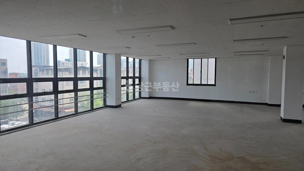 충청북도 청주시 청원구 율량동 상가 사진 1