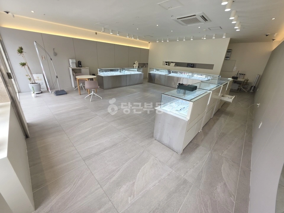 전남광주통합특별시 서구 풍암동 상가 사진 1