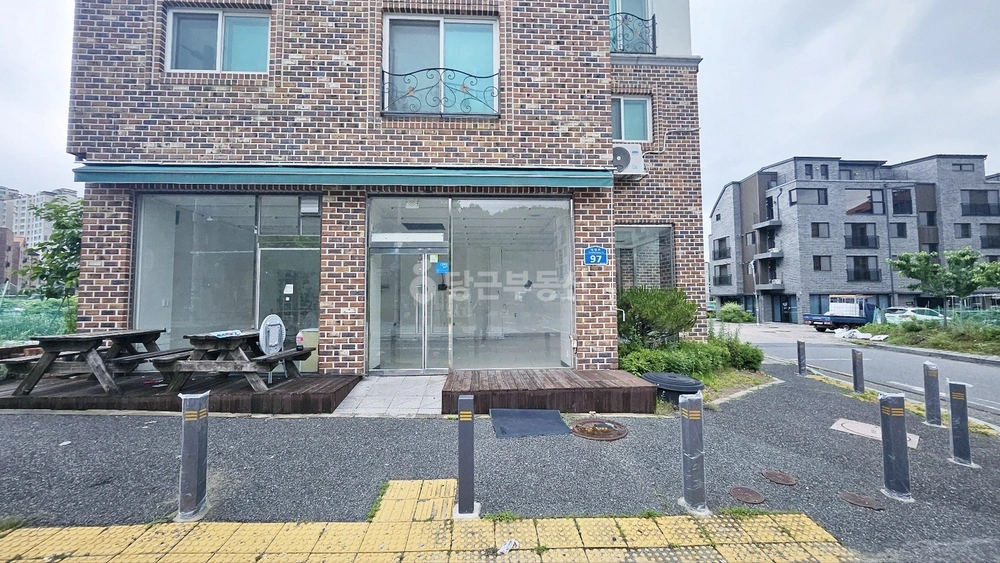 대전광역시 유성구 덕명동 상가 사진 1