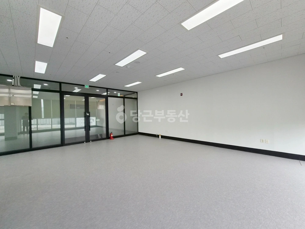 경기도 수원시 팔달구 인계동 상가 사진 1